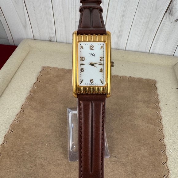 Vintage Movado Esquire Sculptured Tank with Curvature Case White Enamel Dial - Picture 7 of 12